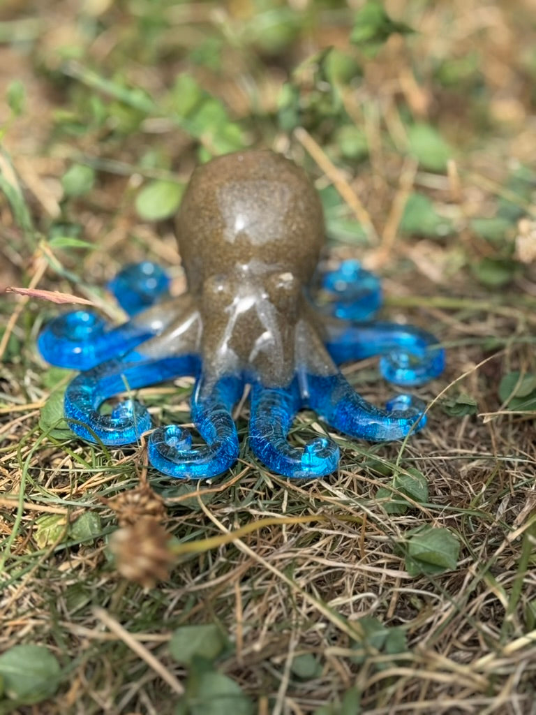 Handmade Resin Octopus Figurine – Unique Ocean-Inspired Decor