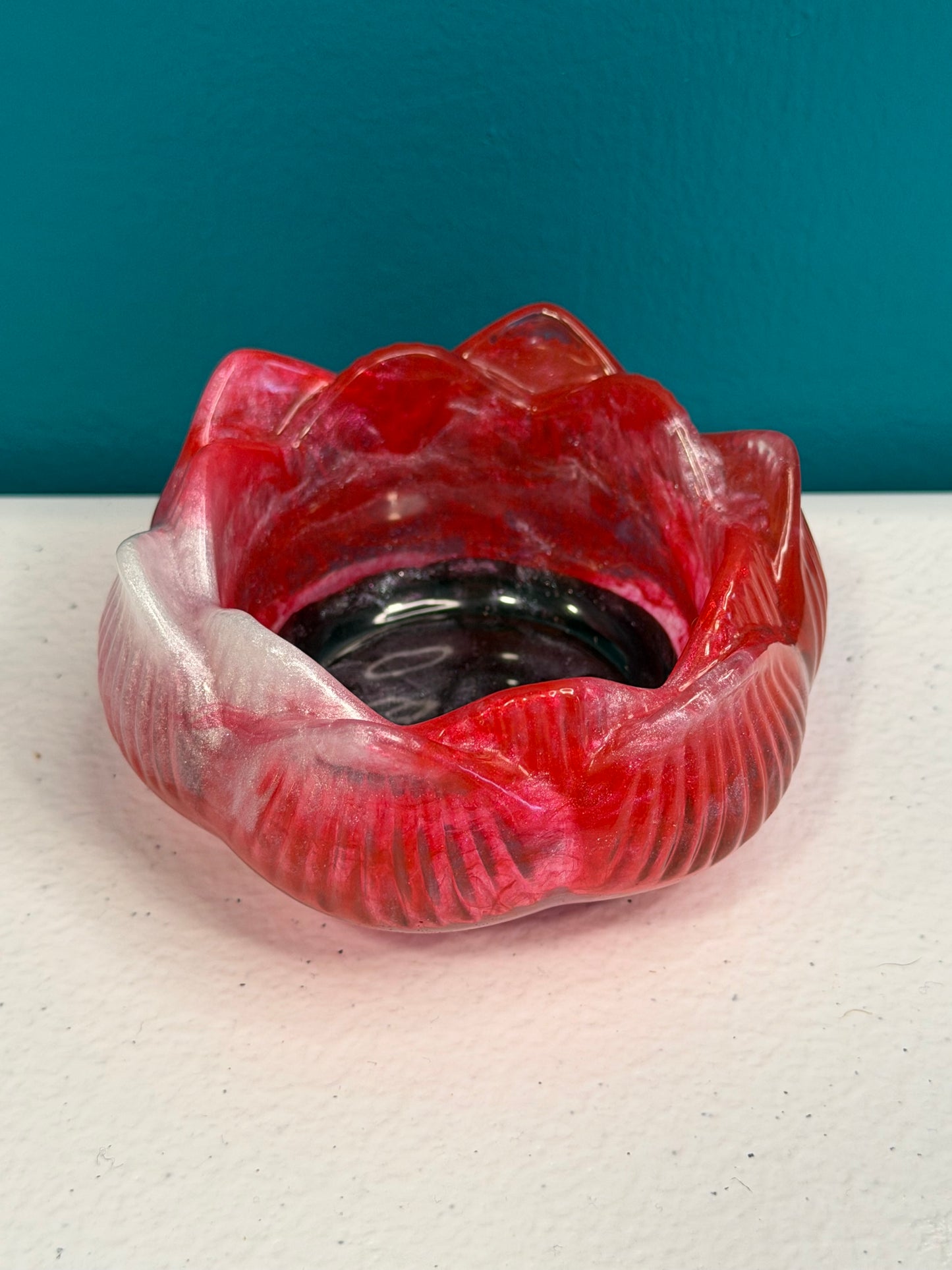 Crimson Ember Bowl — Handcrafted Resin Lotus Dish