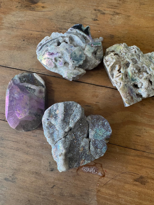 Aura-treated druzy quartz slices